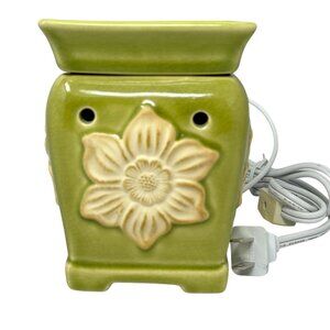 Scentsy Daphne Wax Warmer Green Cream Flower Mid Size Electric